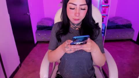 Snapshot of lindaa_miller chatting on 01-31-25, 01:33 linda miller online show from 01-31-25, 01:33