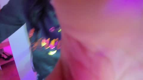 Snapshot of lindaa_miller chatting on 02-08-25, 03:19 linda miller online show from 02-08-25, 03:19