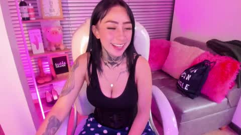Snapshot of lindaa_miller chatting on 02-10-25, 03:57 linda miller online show from 02-10-25, 03:57