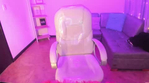 Snapshot of lindaa_miller chatting on 03-09-25, 04:27 linda miller online show from 03-09-25, 04:27