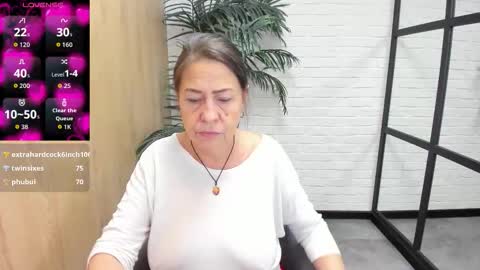 Linda online show from 11-28-25, 05:48