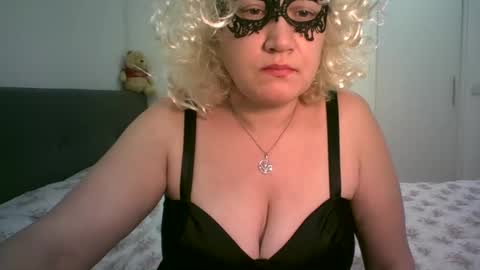 Snapshot of lindaxsmile chatting on 02-24-25, 10:47 LindaXSmile online show from 02-24-25, 10:47