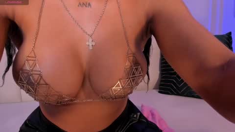 Snapshot of lindseycox chatting on 02-14-25, 08:26 Lin online show from 02-14-25, 08:26