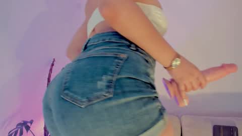 Lindsey Moss online show from 10-18-25, 12:35