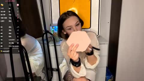 Kate online show from 12-18-25, 02:34