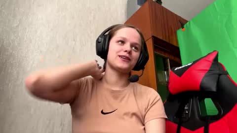 Snapshot of linettehnatow chatting on 03-03-26, 10:32 Eva online show from 03-03-26, 10:32