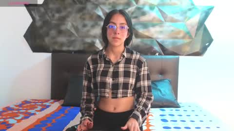 Snapshot of ling_ling24 chatting on 12-06-24, 12:05 ling ling24 online show from 12-06-24, 12:05