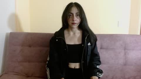 Snapshot of ling_ling24 chatting on 02-08-25, 03:41 ling ling24 online show from 02-08-25, 03:41