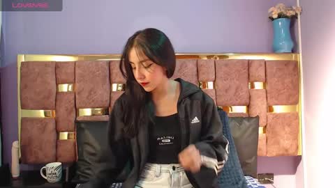 Snapshot of ling_ling24 chatting on 02-12-25, 04:12 ling ling24 online show from 02-12-25, 04:12