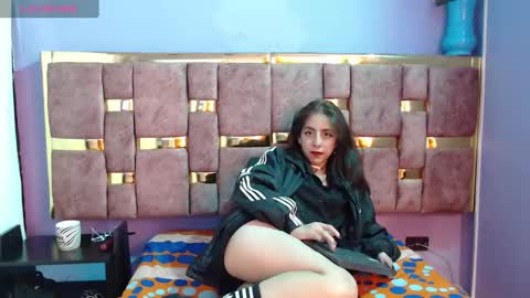 Snapshot of ling_ling24 chatting on 03-05-25, 05:50 ling ling24 online show from 03-05-25, 05:50