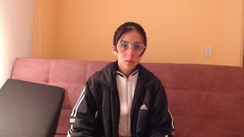 Snapshot of ling_ling24 chatting on 10-13-25, 03:28 ling ling24 online show from 10-13-25, 03:28