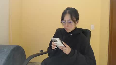 Snapshot of ling_ling24 chatting on 10-18-25, 03:09 ling ling24 online show from 10-18-25, 03:09