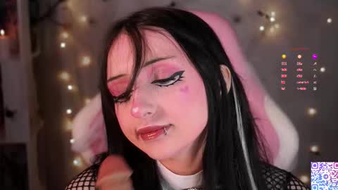 Lina online show from 10-24-25, 09:22