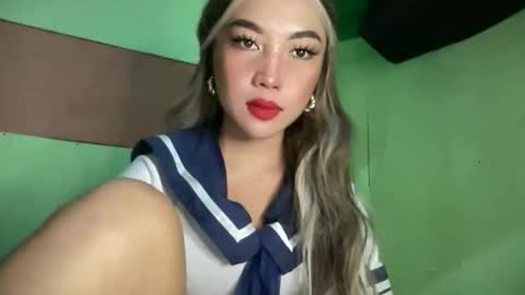 linkingqueens online show from 12-14-25, 04:01