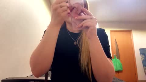 Rose online show from 02-27-26, 09:04