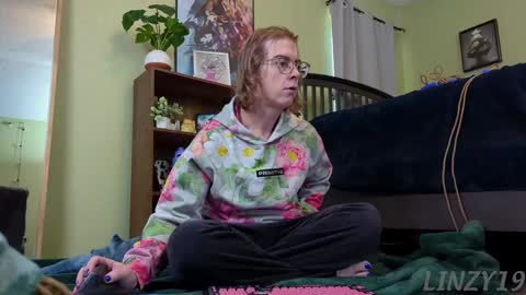 Linzy19 online show from 12-31-24, 03:09