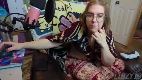 Linzy19 online show from 03-11-25, 05:02