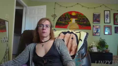 Linzy19 online show from 09-25-25, 01:59