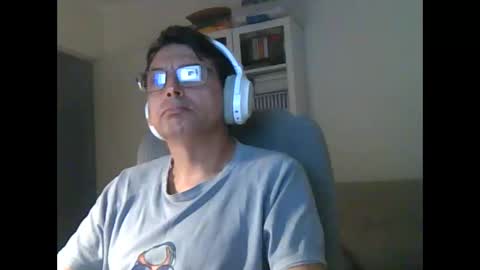 Snapshot of liongr69 chatting on 10-26-25, 06:03 liongr69 online show from 10-26-25, 06:03