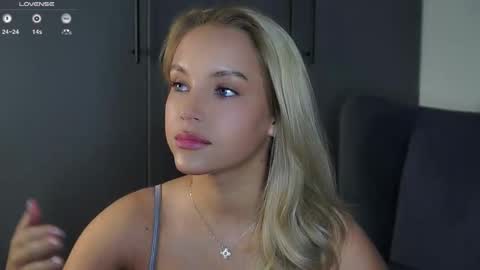 Amelia online show from 09-09-25, 01:05