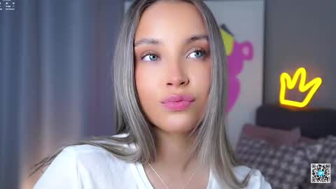 Amelia online show from 10-12-25, 12:09