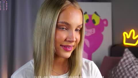 Amelia online show from 11-08-25, 01:06