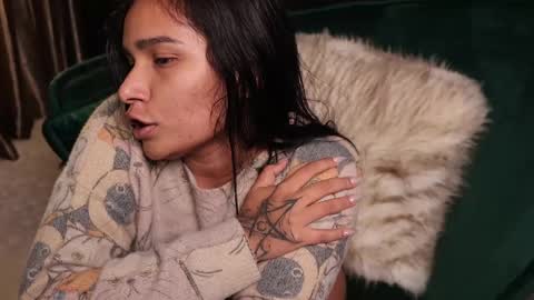 Snapshot of lireesa chatting on 12-21-24, 06:09 Lire online show from 12-21-24, 06:09