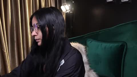 Snapshot of lireesa chatting on 02-11-25, 04:55 Lire online show from 02-11-25, 04:55