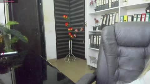 Snapshot of lisa2018 chatting on 10-18-25, 02:03 lisa online show from 10-18-25, 02:03