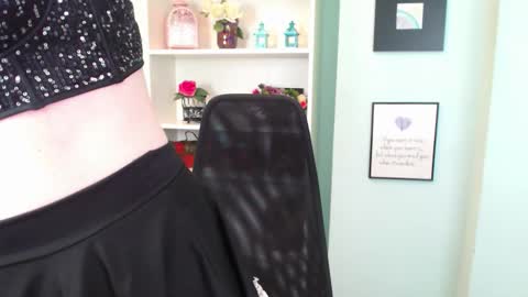 Lisa Caprice online show from 12-04-25, 05:50