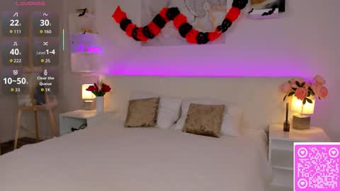 Lisa online show from 10-24-25, 01:24