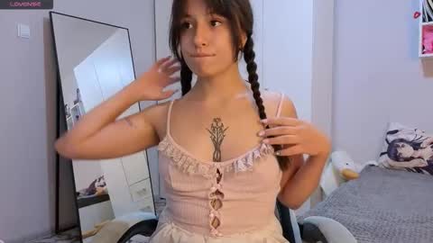 Lisa online show from 09-18-25, 08:22