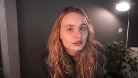 Elisabeth or Lisa online show from 11-19-25, 08:31