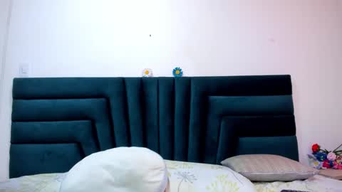 Snapshot of lisa_white_ chatting on 02-19-25, 01:08 lisa white online show from 02-19-25, 01:08