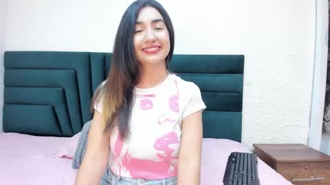 lisa white  online show from 12-23-25, 04:32