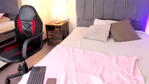 Snapshot of lisagh_ chatting on 08-05-26, 11:02 Lisa online show from 08-05-26, 11:02