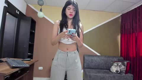 Snapshot of lisagray_1 chatting on 10-22-25, 07:35 Lisa Gray Independent Model online show from 10-22-25, 07:35