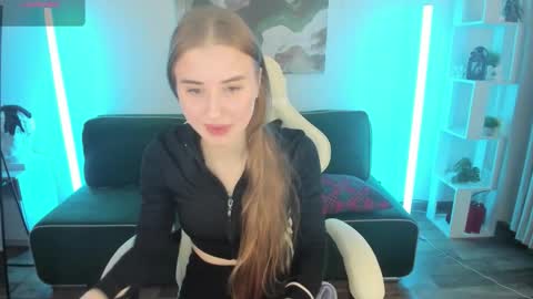 Snapshot of lisahille chatting on 02-14-26, 03:36 Lisa online show from 02-14-26, 03:36