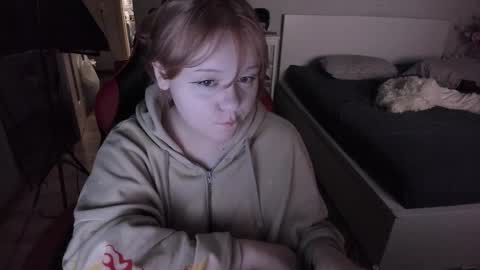 -Lisa- Help me to reach 100 thumbs up3 online show from 02-13-25, 08:24