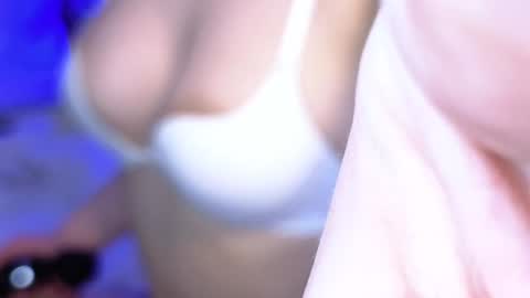 Snapshot of lisavamp chatting on 12-11-24, 02:41 LisaVamp online show from 12-11-24, 02:41