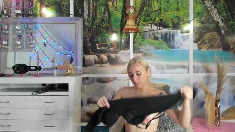 Lissa online show from 12-12-24, 02:26