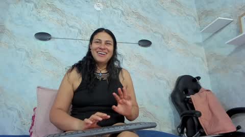 Lisa online show from 01-12-25, 03:07