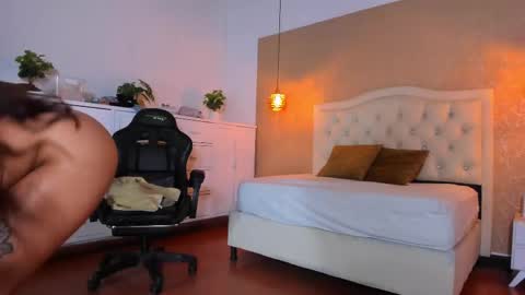 L I S S A  online show from 02-13-25, 01:59