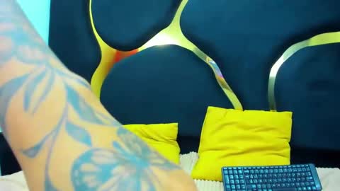 LISSA JHONS online show from 10-11-25, 05:17