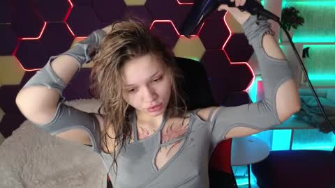 Lena online show from 01-06-25, 01:09