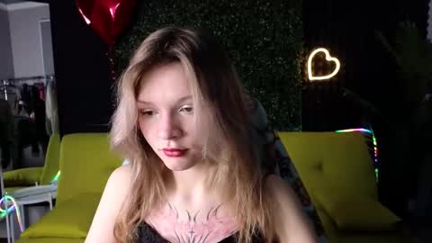 Lena online show from 03-10-25, 01:23