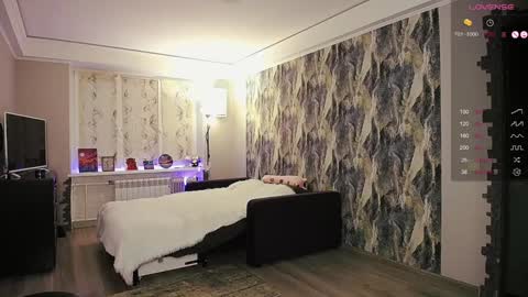 Birdy online show from 01-25-25, 01:41