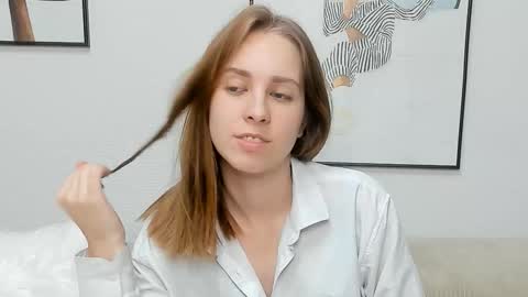 Snapshot of little_bye chatting on 10-23-25, 03:44 little_bye online show from 10-23-25, 03:44