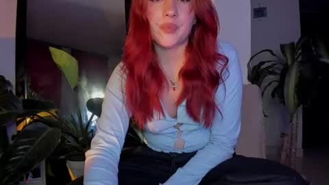 Snapshot of little_emilyd chatting on 06-18-26, 06:02 Emily online show from 06-18-26, 06:02
