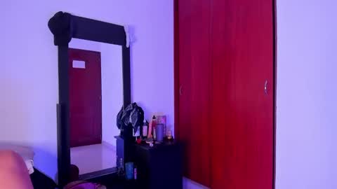 kayla  Instagram kayla 71082 online show from 12-06-24, 11:36